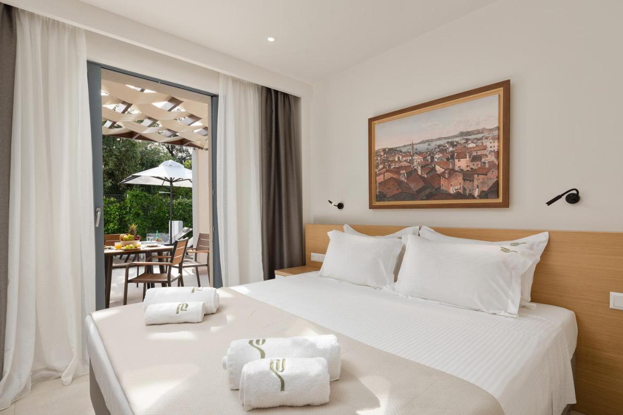 Perithia Suites ภายนอก รูปภาพ