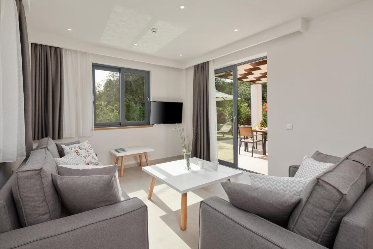 Perithia Suites ภายนอก รูปภาพ