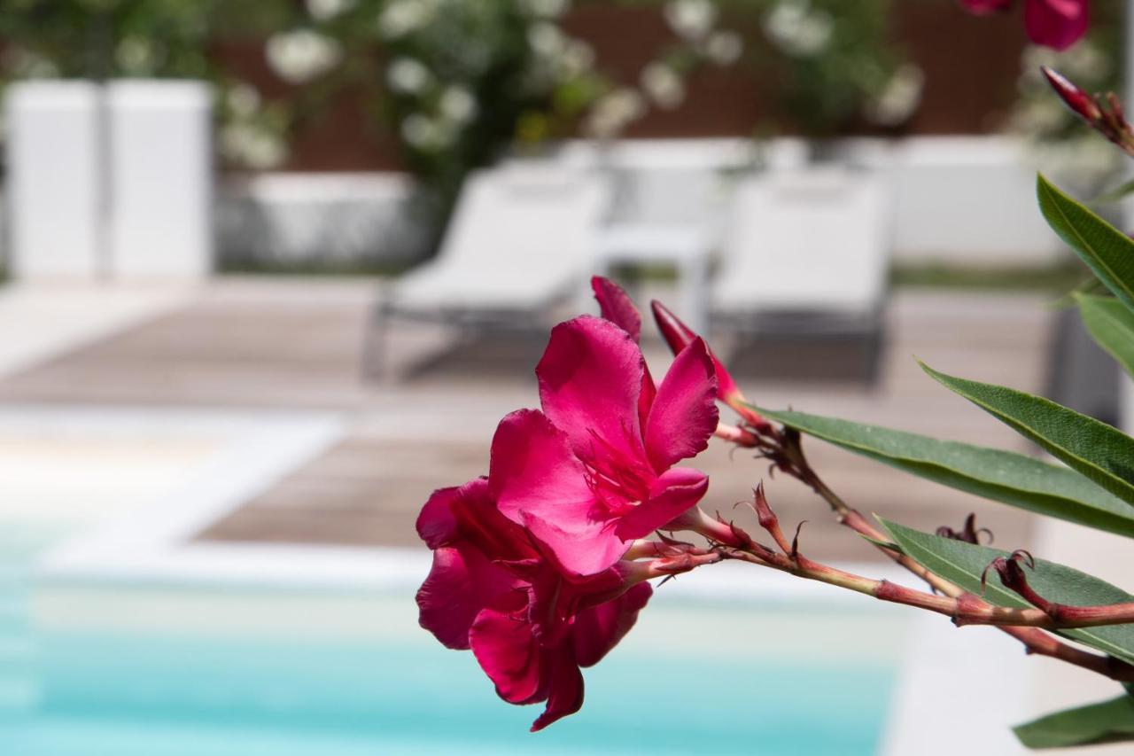 Perithia Suites ภายนอก รูปภาพ